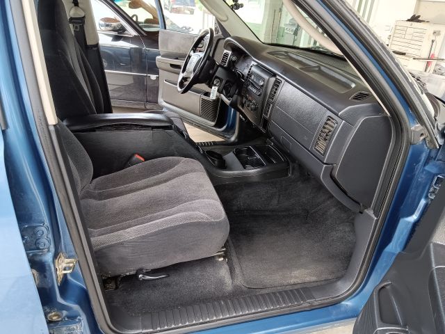 2003 DAKOTA (15).jpg